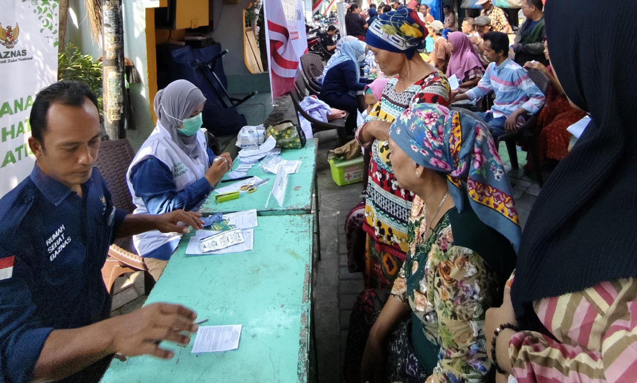Yayasan Darul Ibad An Nabawi menggelar bakti sosial (baksos) yang meriah bersama masyarakat Hangtuah, Kelurahan Ujung, Kecamatan Semampir, Kota Surabaya. Foto/JatimNow.com