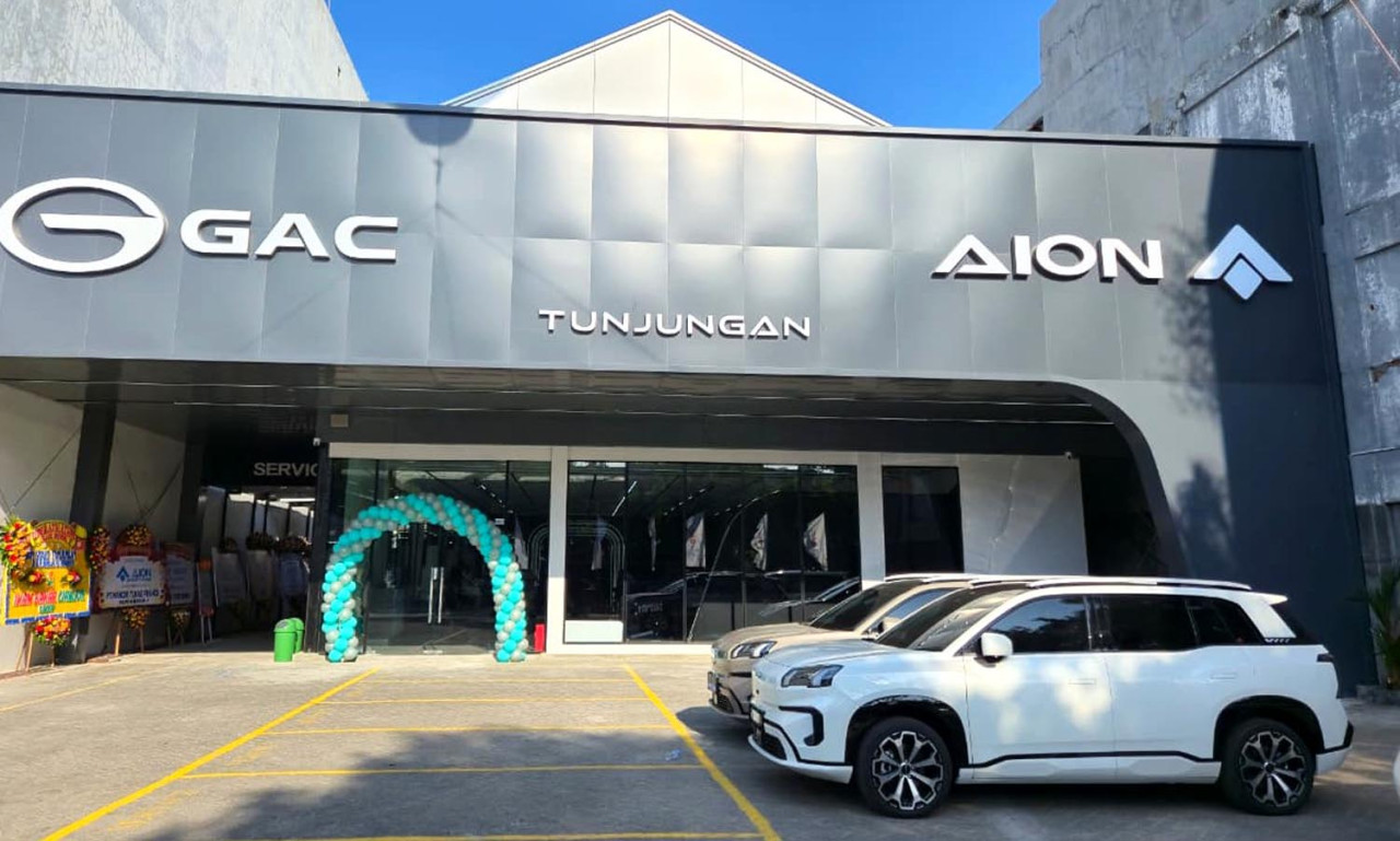 GAC Indonesia resmi membuka showroom berkonsep 3S (Sales, Service, Spareparts) di jantung Kota Pahlawan, GAC Tunjungan. (Foto: Ali Masduki/JatimNow.com)