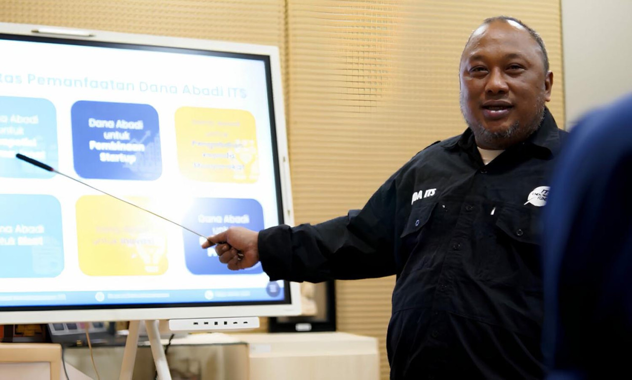 Ketua Lembaga Pengelola Dana Abadi (LPDA) ITS, Eng Kriyo Sambodho, ketika menjelaskan tentang pemanfaatan Dana Abadi ITS. (Foto: Humas ITS for JatimNow.com)