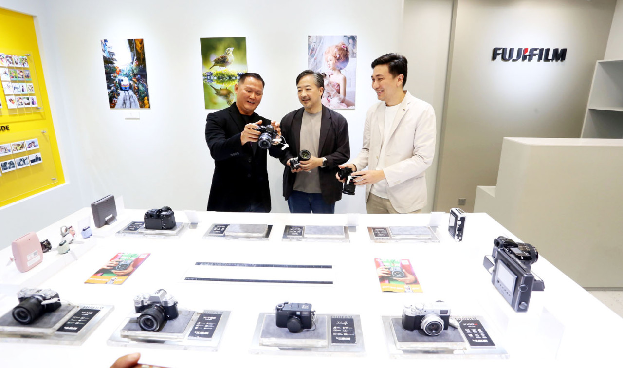 Fujifilm Hadirkan Showroom Fotografi dan Skincare dalam Satu Lokasi di Surabaya
