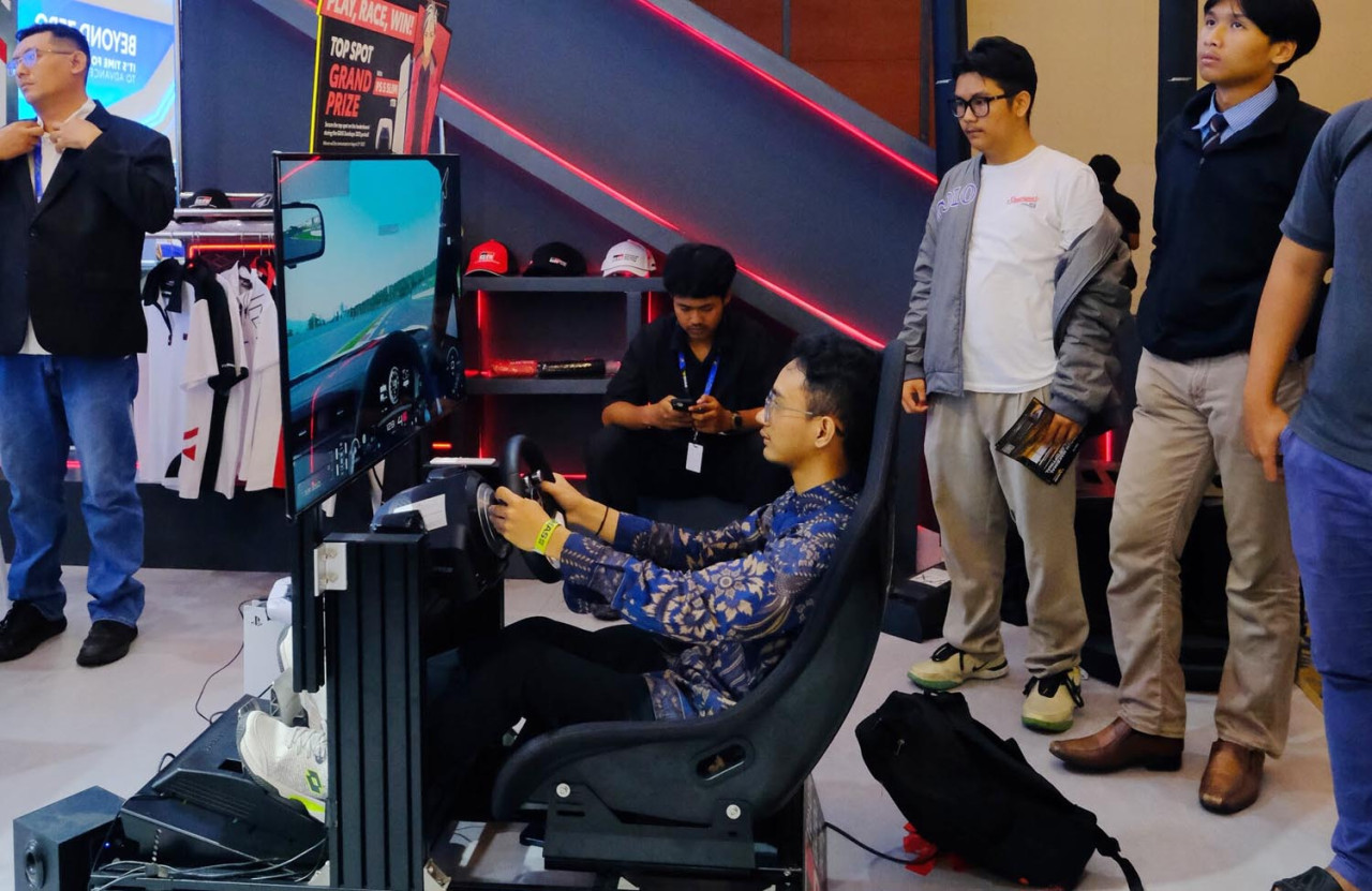 Pengunjung GIIAS Surabaya tahun ini disuguhi berbagai aktivitas seru yang tidak hanya menghibur, tetapi juga memberikan pengalaman interaktif bagi seluruh keluarga. (Foto/One Event)