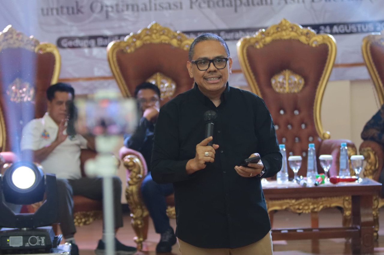 Wakil Ketua Komisi A DPRD Surabaya, Pdt Rio Pattiselanno, dalam worshop bertajuk 'Membaca Potensi Aset Pemerintah Kota Surabaya untuk Optimalisasi PAD' (foto: Ni'am Kurniawan/jatimnow.com)