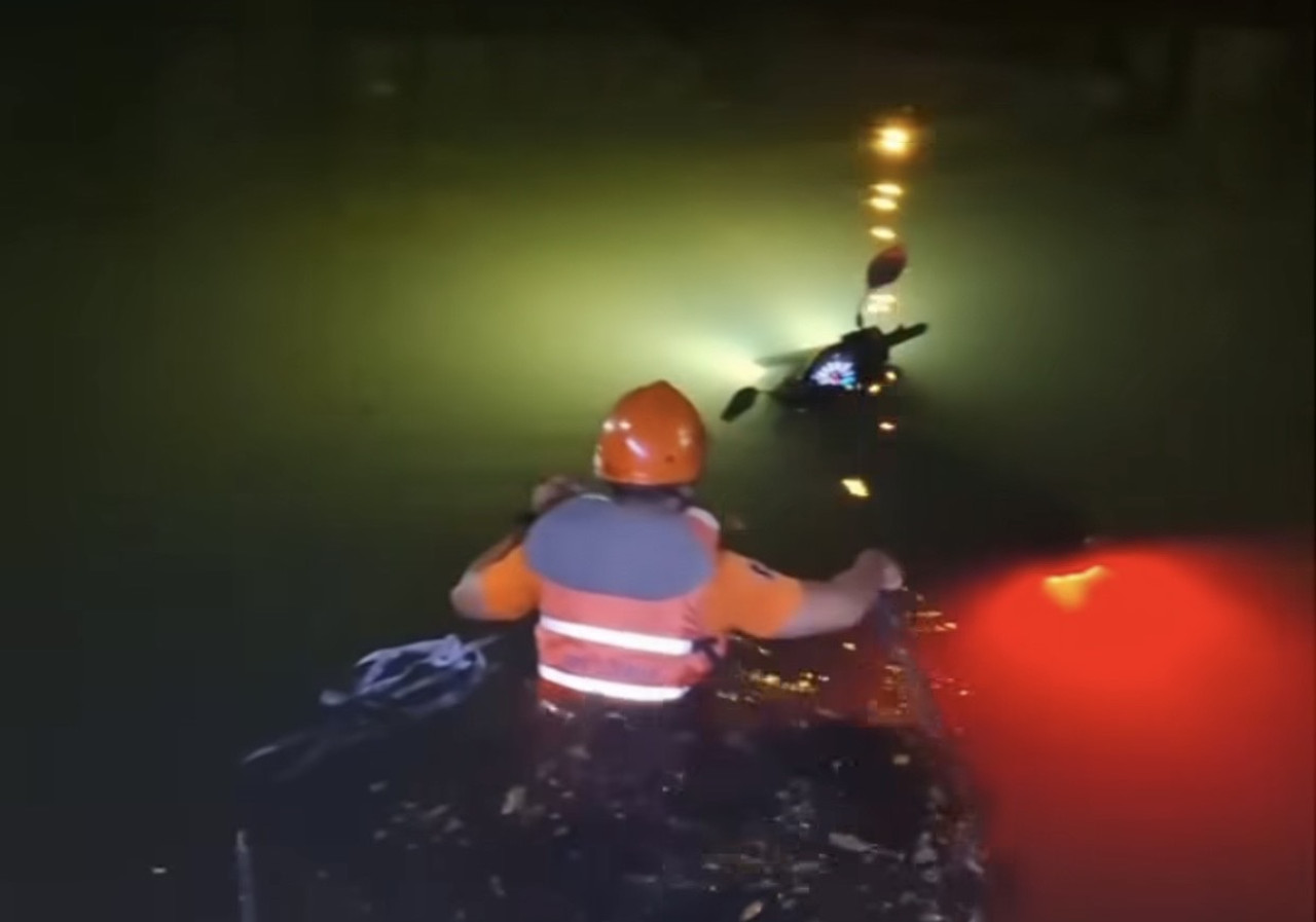 Motor Tercebur Sungai di Surabaya, Ini Penyebabnya