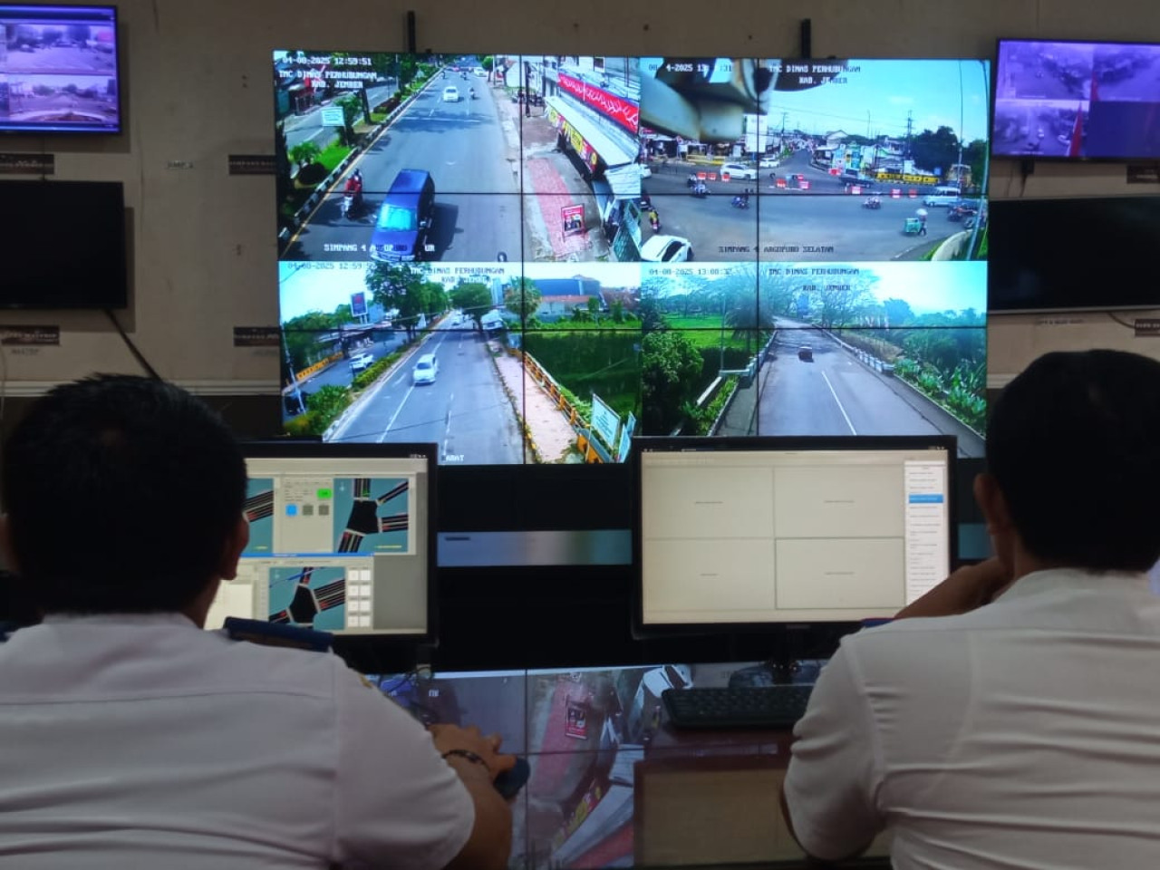 Simpang empat Argopuro dalam pantauan CCTV Dishub Jember. (Foto: Sugianto/jatimnow.com)