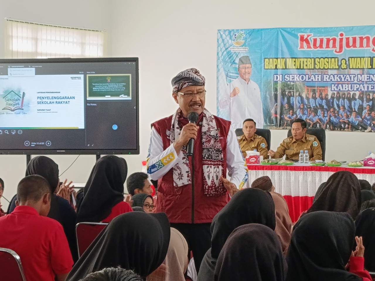 Mensos Gus Ipul Tinjau Sekolah Rakyat di Lamongan