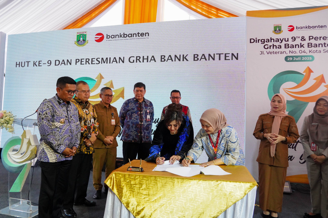 Foto : Penandatangan kerjasama antara Bank Banten dan Bank Jatim (Bank Jatim/jatimnow.com)