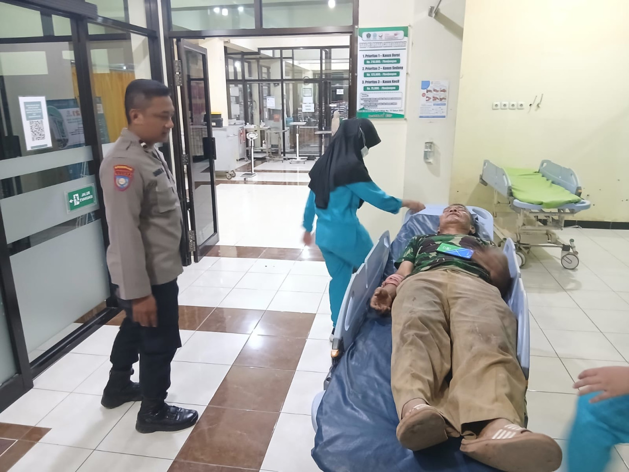 Gara-Gara Bakar Sampah, Plt Kepala Desa di Blitar Dibacok Warganya