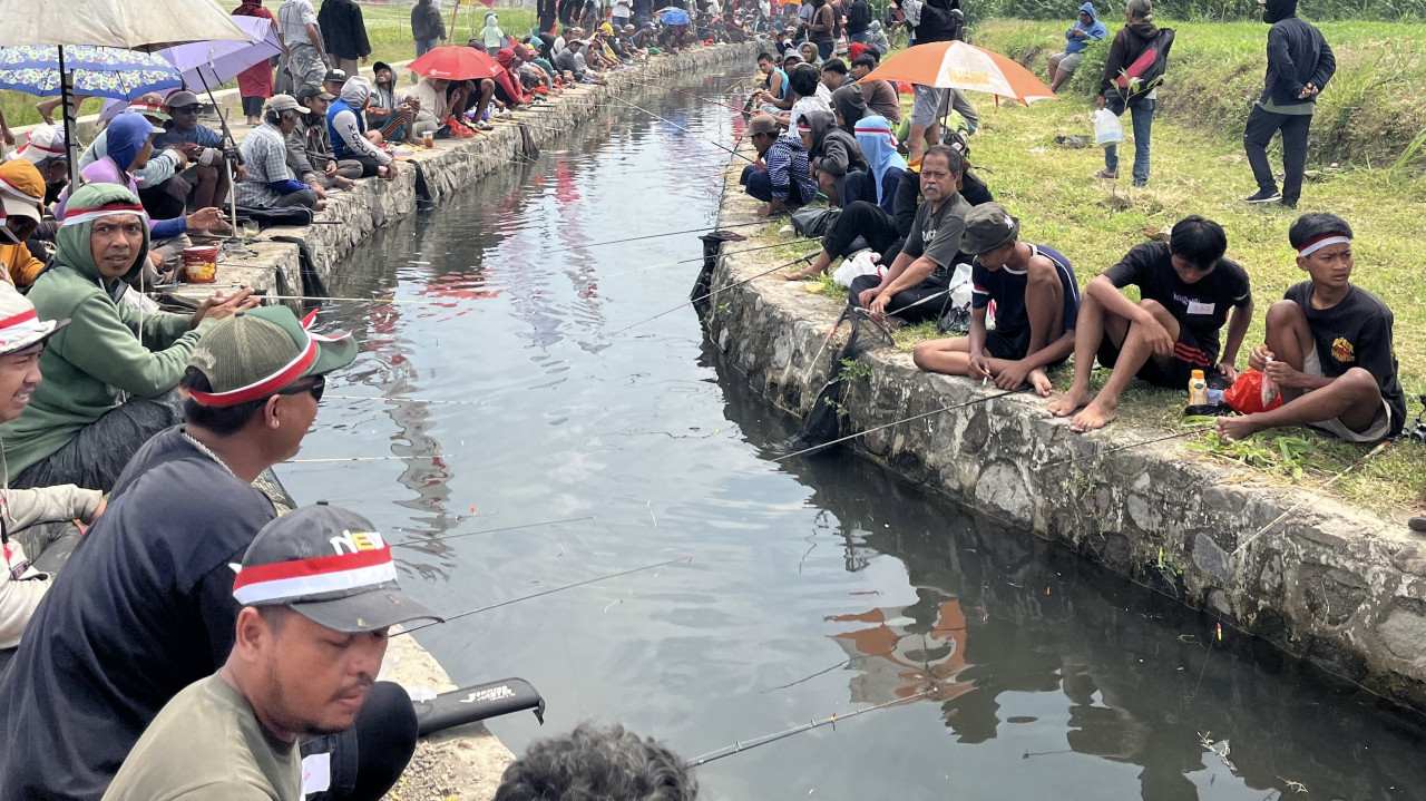 Ribuan Warga Kota Kediri Ikuti Lomba Mancing, Berebut 2,6 Ton Lele dan 35 Maskot