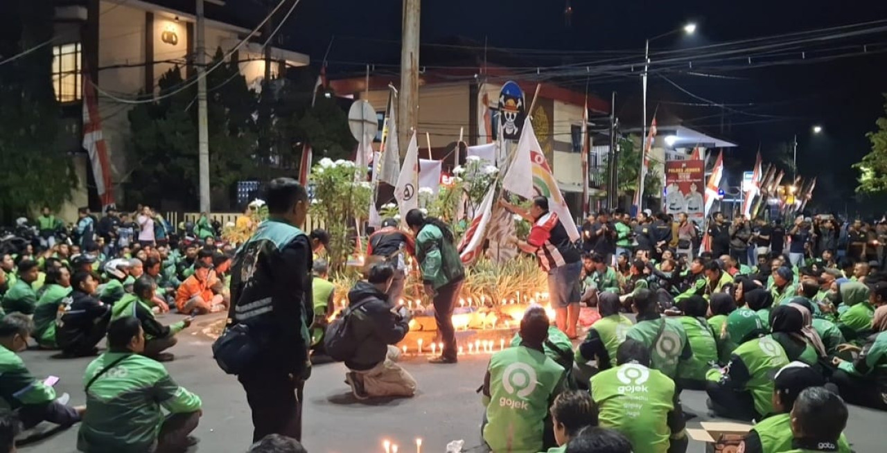 Ribuan Ojol Jember Gelar Aksi untuk Affan, Tuntut Kapolri dan Komandan Brimob Mundur