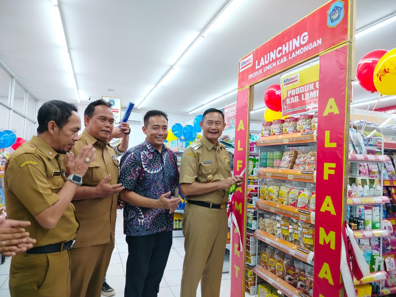 Launching produk UMKM Lamongan di toko ritel modern. (Foto: Adyad Ammy Iffansah/jatimnow.com)