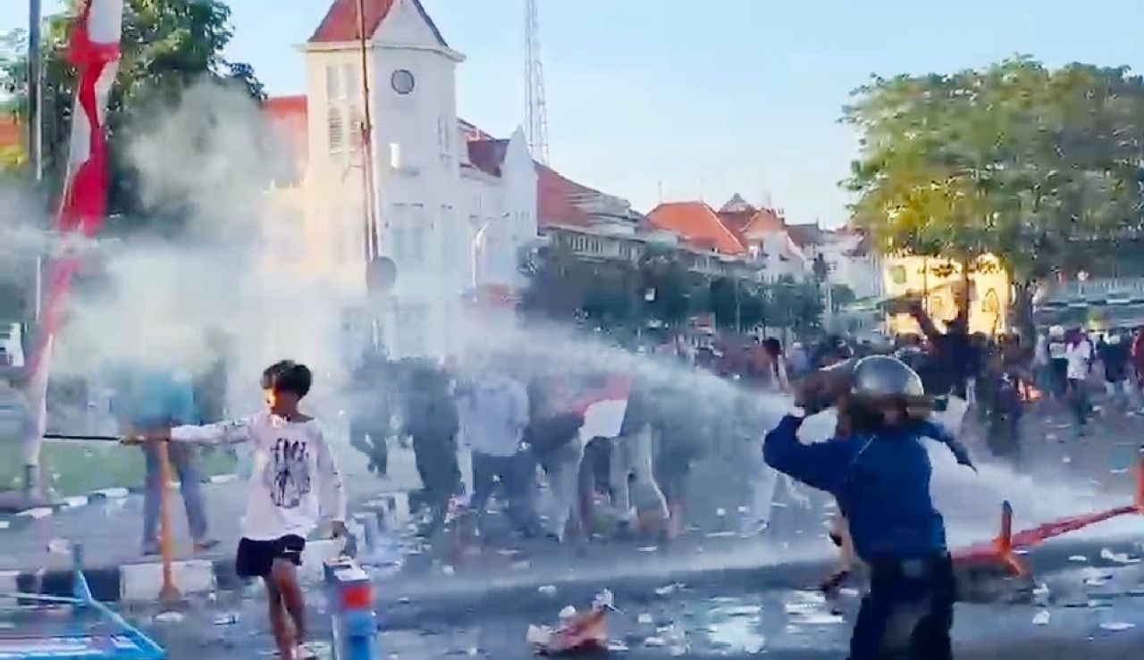 Demo di Polrestabes Surabaya Ricuh, Provokasi Diduga Bukan Dari Mahasiswa