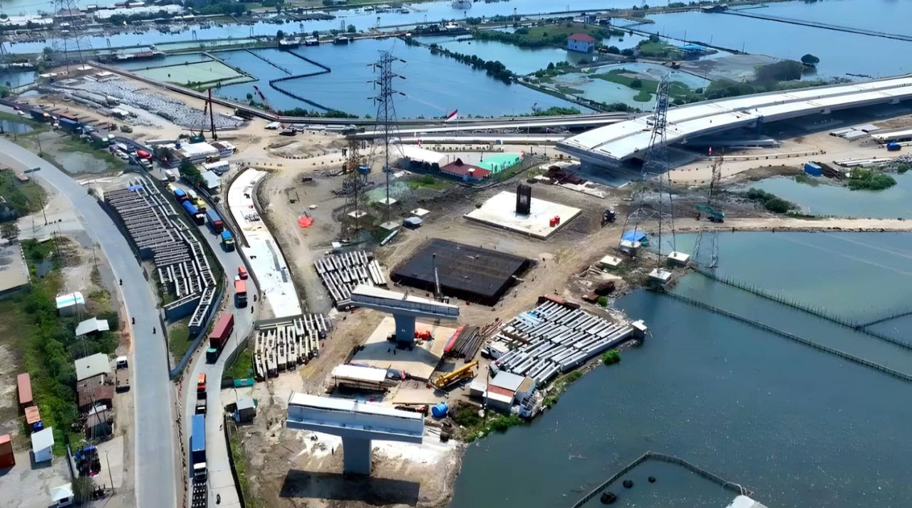 SIG sampai bulan Juli 2025 memasok 22.184 ton semen untuk proyek pembangunan Jalan Tol Semarang–Demak Seksi 1 (Kaligawe–Sayung). Foto: SIG for JatimNow.com