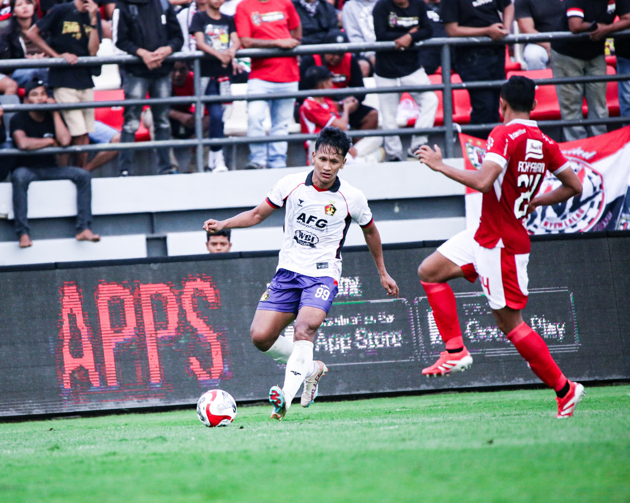 Foto: Pemain Persik Kediri saat melawan Bali United (Persik Kediri/jatimnow.com)