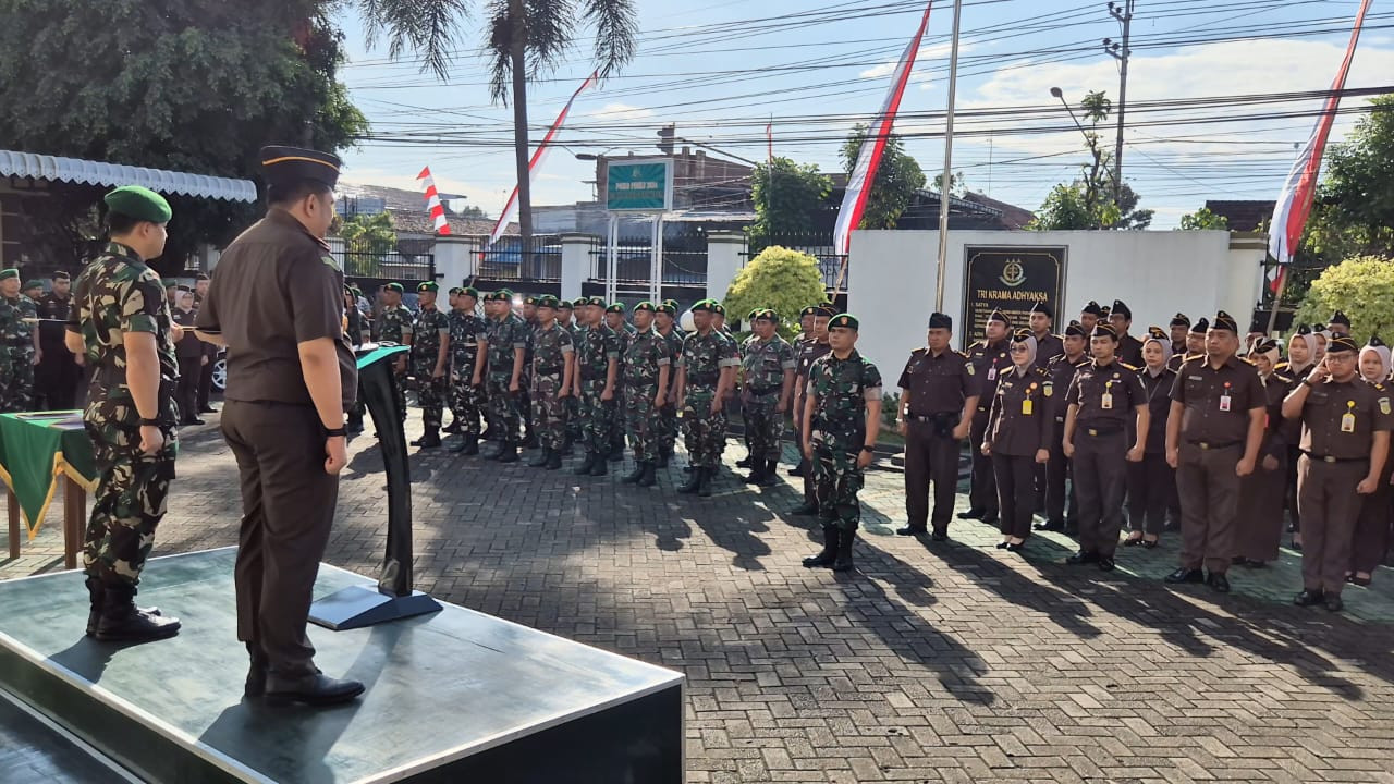 Foto: Apel bersama Kejari Tulungagung dan TNI (Kejari Tulungagung/jatimnow.com)