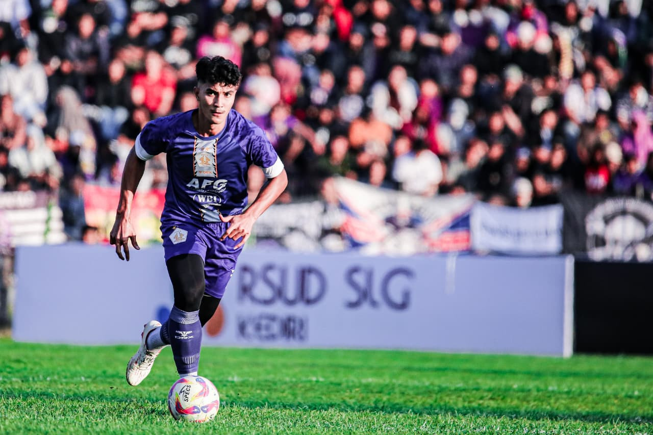 Zikri Ferdiansyah saat bermain bersama Persik Kediri. (Foto: Persik Kediri/jatimnow.com)