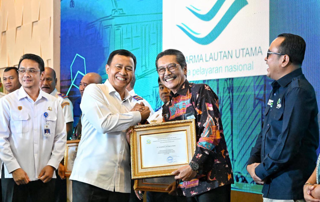 PT Dharma Lautan Utama Raih Penghargaan Kepatuhan Standar Pelayanan Terbaik