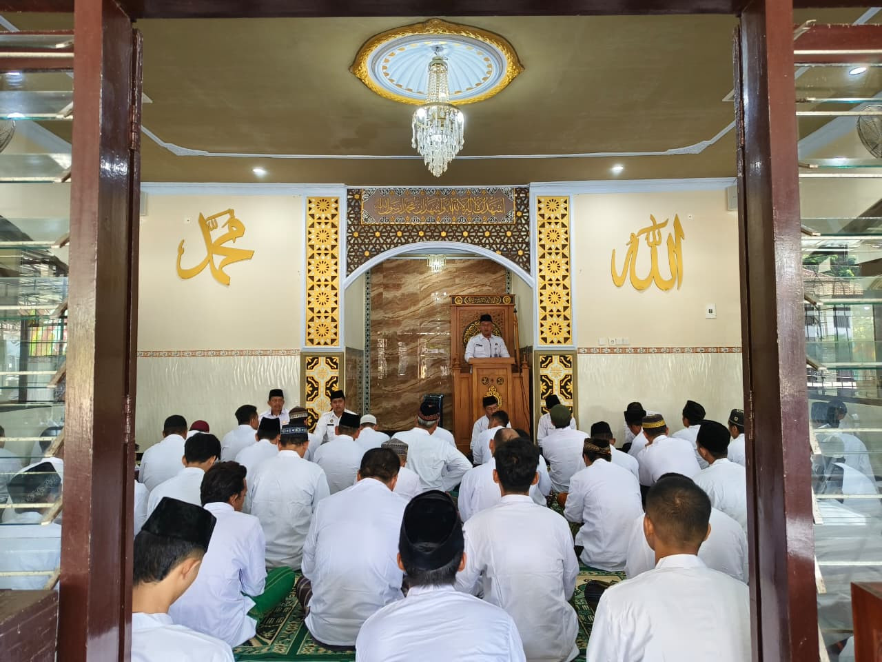 Foto: Warga binaan di Lapas Tulungagung menggelar doa bersama (Lapas Tulungagung/jatimnow.com)