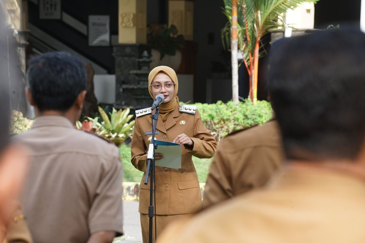 Mbak Vinanda saat memimpin apel di Balai Kota Kediri. (Foto: Pemkot Kediri/jatimnow.com)