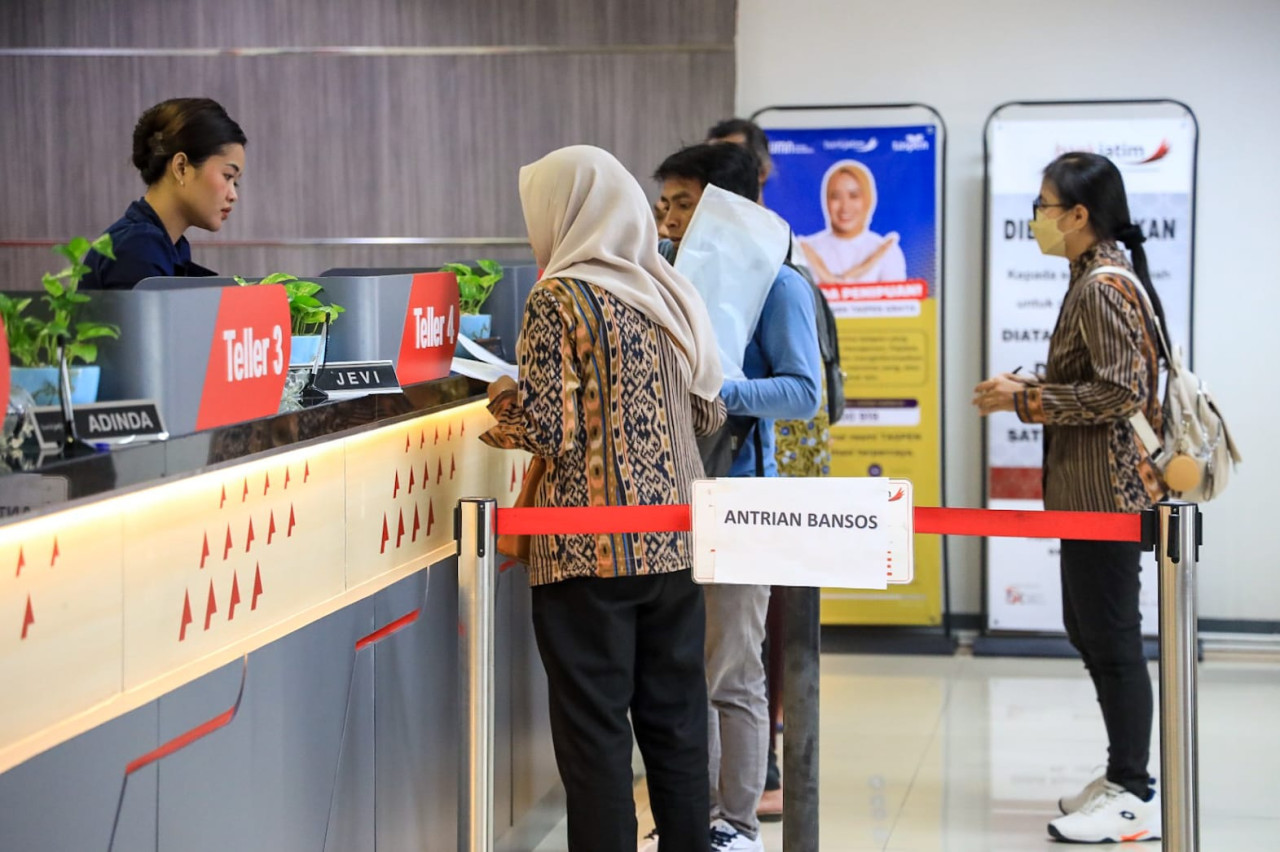 Ilustrasi antrean penerima bansos di Kota Kediri. (Foto: Pemkot Kediri/jatimnow.com)