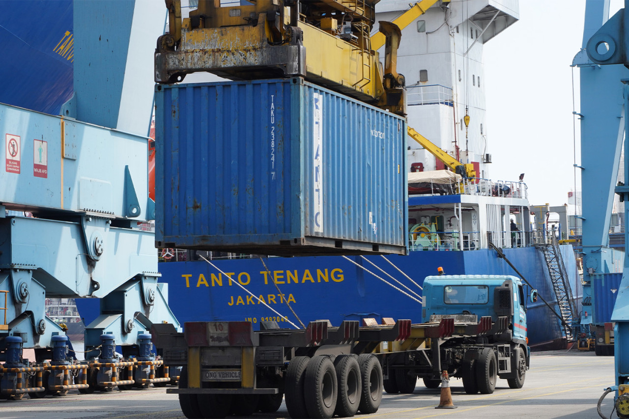 Ilustrasi Proses Bongkaran Kapal di terminal IPC TPK Area Tanjung Priok 1. (Foto: IPC TPK/jatimnow.com)