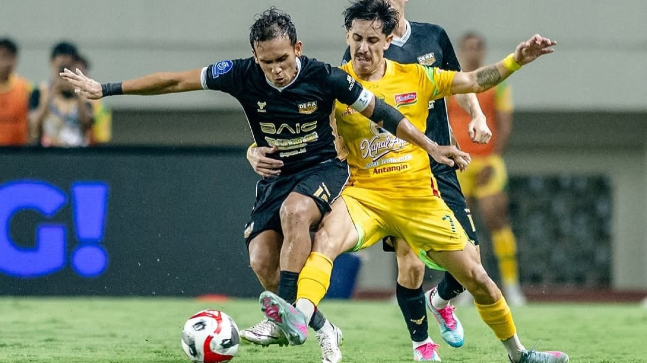 Foto: Pemain Persebaya Surabaya saat melawan Dewa United (Instagram Persebaya/jatimnow.com)