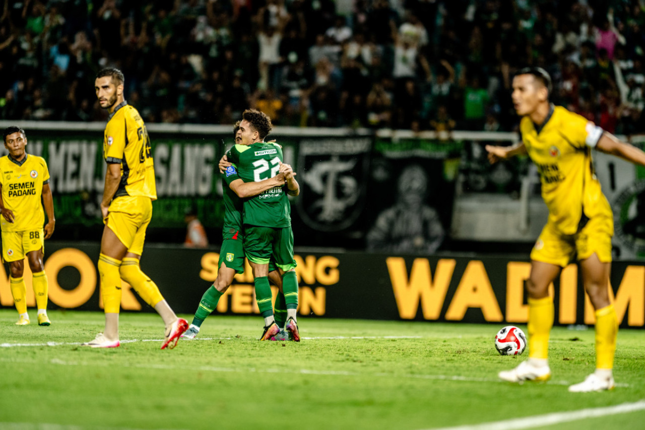 Persebaya Surabaya saat melawan Semen Padang FC. (Foto: Persebaya Surabaya/jatimnow.com)