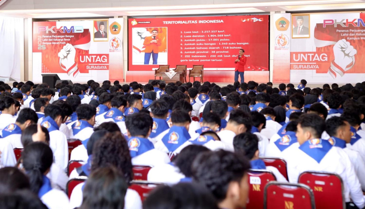 PKKMB Untag Surabaya Tanamkan Nasionalisme dan Karakter Mahasiswa Baru