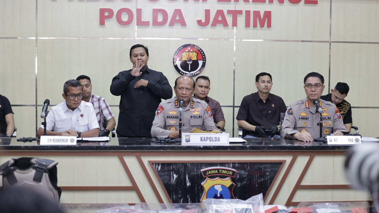 Kapolda Jatim Irjen Pol Nanang Avianto saat memberikan keterangan pers. (Foto: Humas Polda Jatim/jatimnow.com)