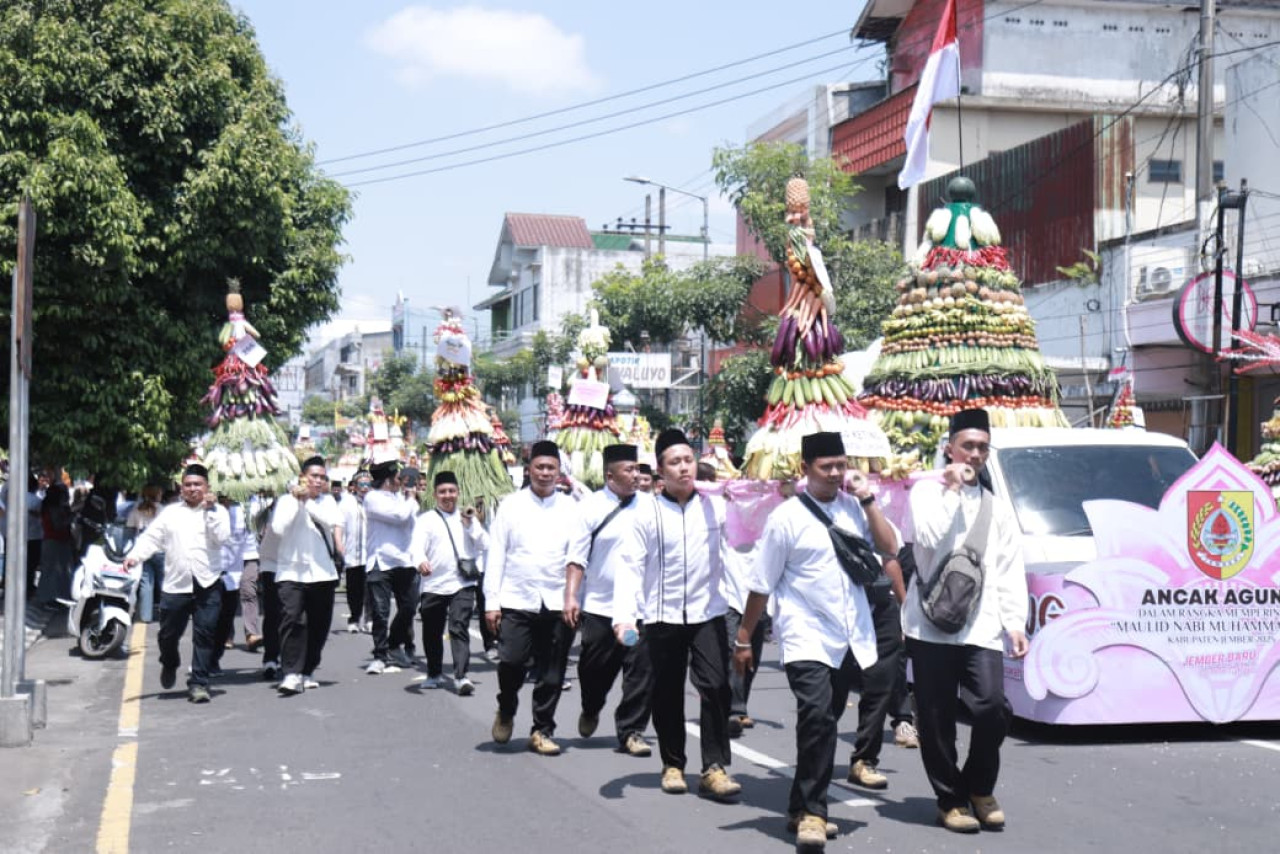 Festival Ancak Agung Jember pecahkan rekor MURI. (Foto: Sugianto/jatimnow.com)