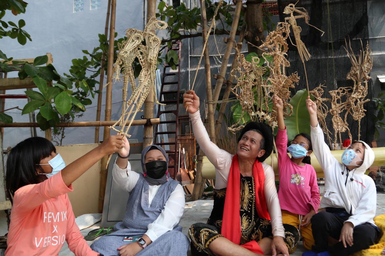 Sanggar Anak Merdeka Indonesia (SAMIN) Gunung Anyar Emas Surabaya akan menggelar pentas seni yang menampilkan beragam pertunjukan dari berbagai generasi. (Foto: Ali Masduki/JatimNow.com)