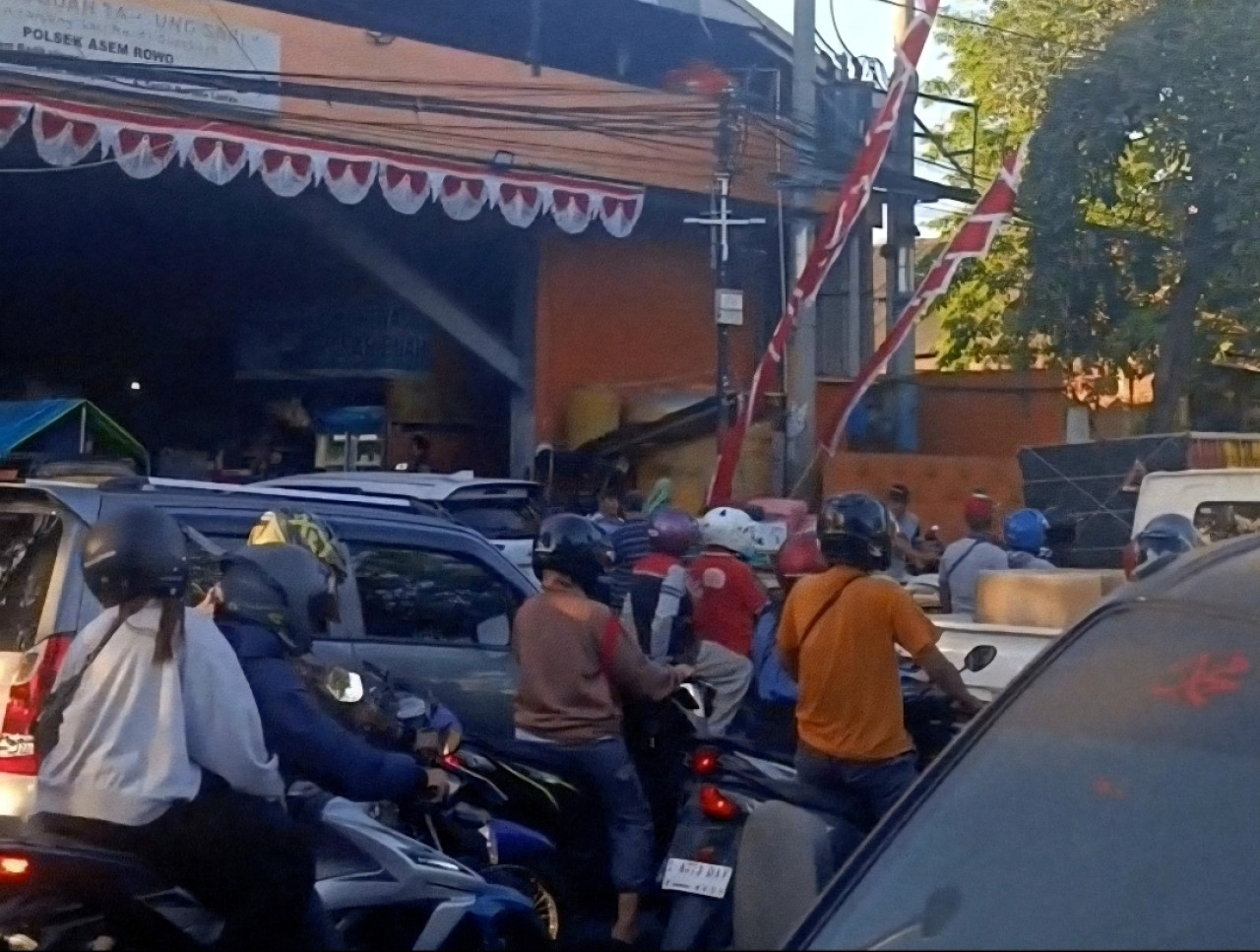 Kemacetan di Kawasan Pasar Tanjungsari Surabaya, Ini Penyebabnya