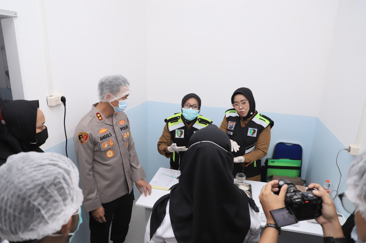 Peninjauan di SPPG Tamanan Kota Kediri. (Foto: Polres Kediri Kota/jatimnow.com)