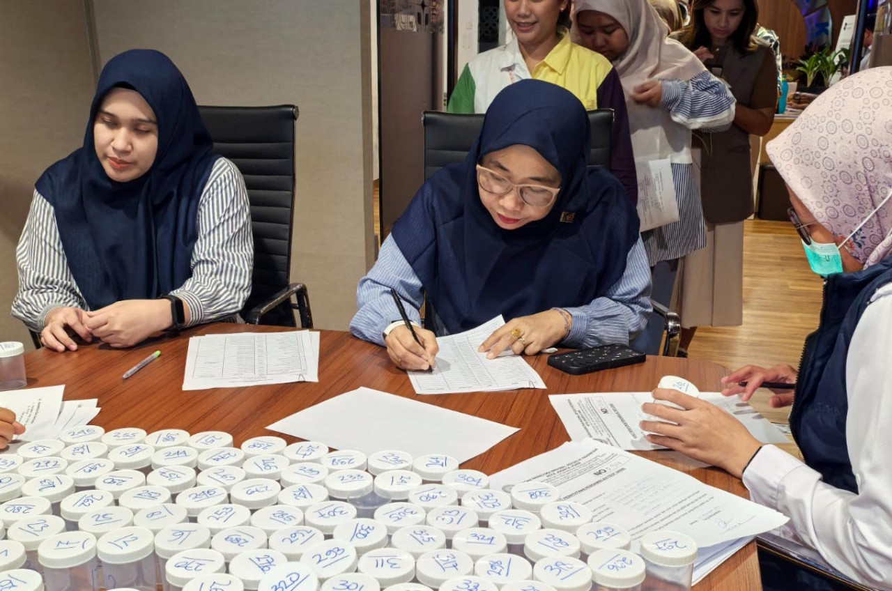 PTP Nonpetikemas menggelar tes urine mendadak bagi seluruh pekerja. (Foto/PTP Nonpetikemas)