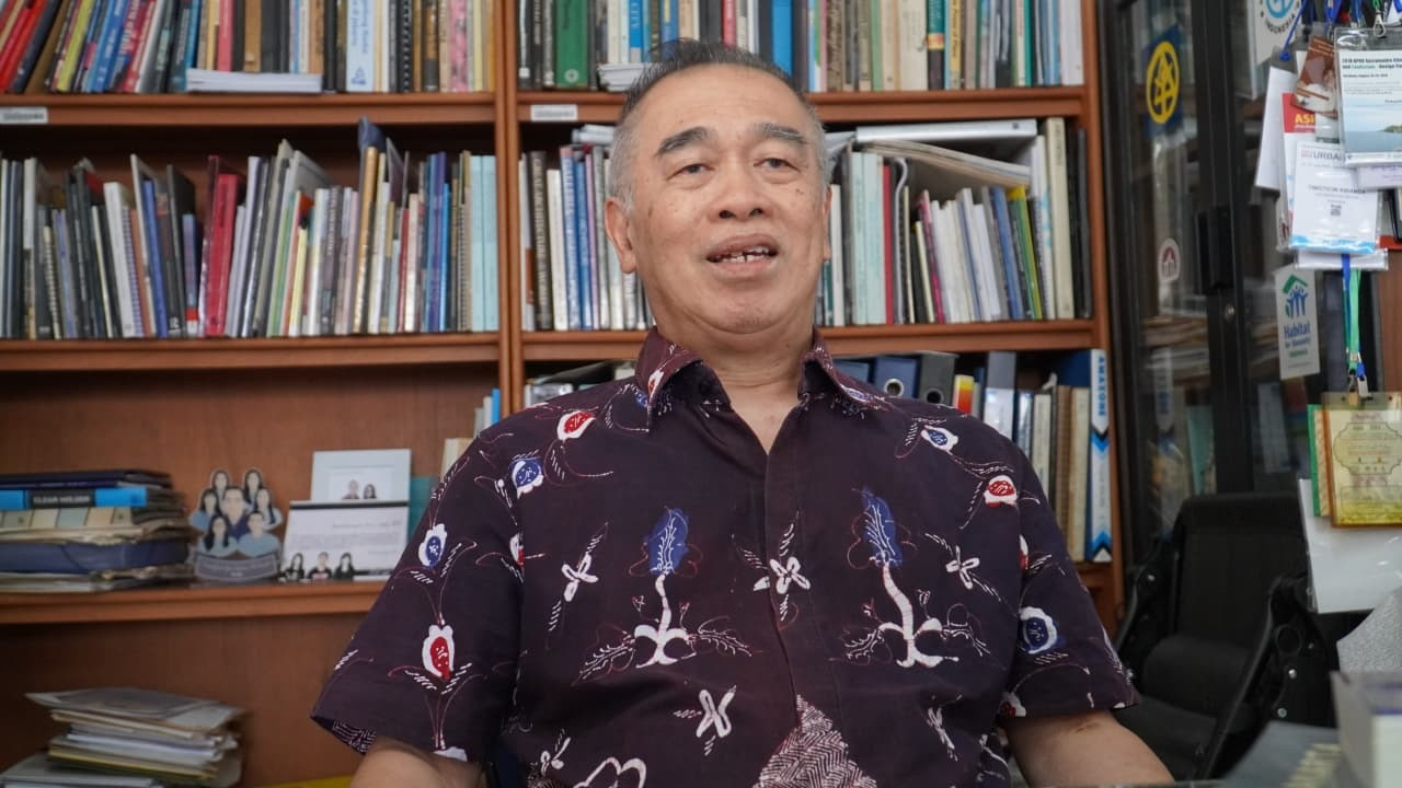 Ahli di bidang konservasi arsitektur dari Program Studi Arsitektur Petra Christian University (PCU), Dr. Timoticin Kwanda, B.Sc., MRP., PhD. (Foto/Humas PCU).
