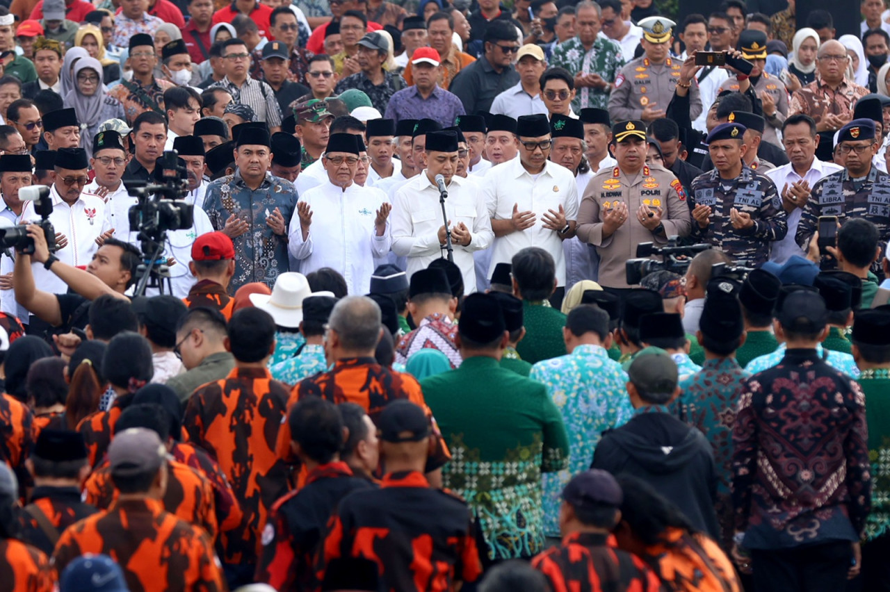 Ikrar jogo Suroboyo dipimpin Wali Kota Surabaya Eri Cahyadi (foto: Kominfo for jatimnow.com)