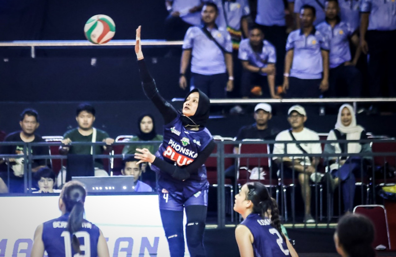 Foto: Pemain Petrokimia Gresik Pupuk Indonesia saat mengalahkan TNI AU Electric di Final Four Livoli Divisi Utama 2025. (PBVSI/jatimnow.com)