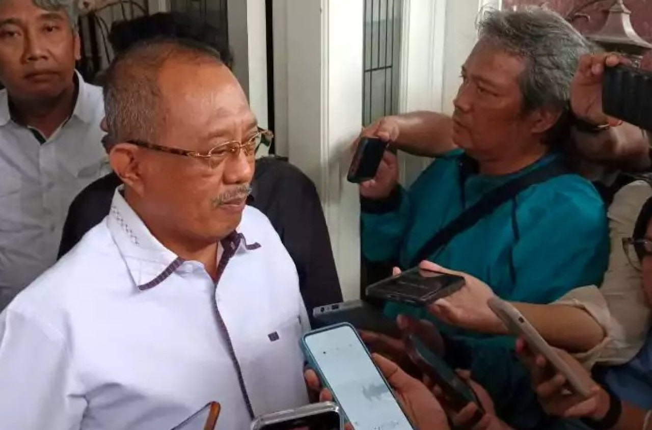 Armuji saat memberi keterangan pada wartawan (foto: Nila for jatimnow.com)