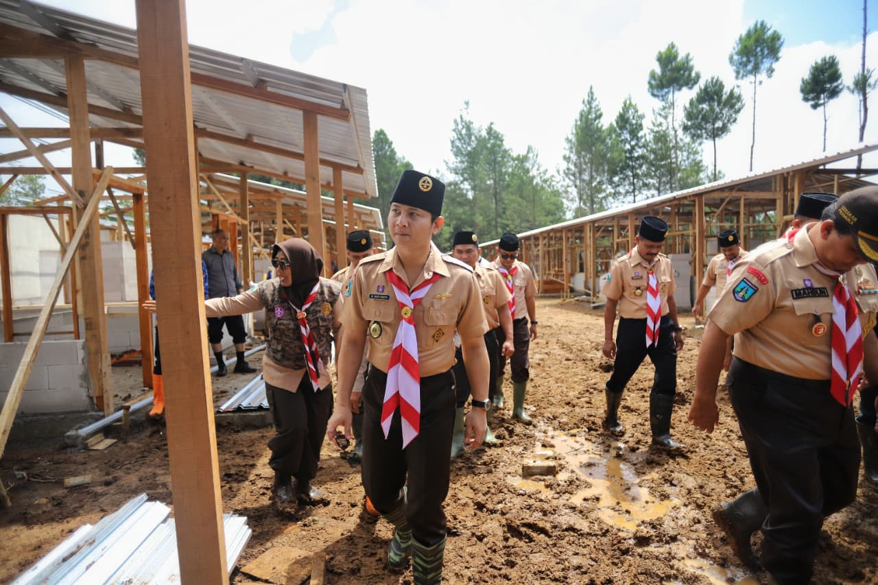 Bupati Trenggalek Letakkan Batu Pertama Pembangunan Masjid di Lahan Relokasi