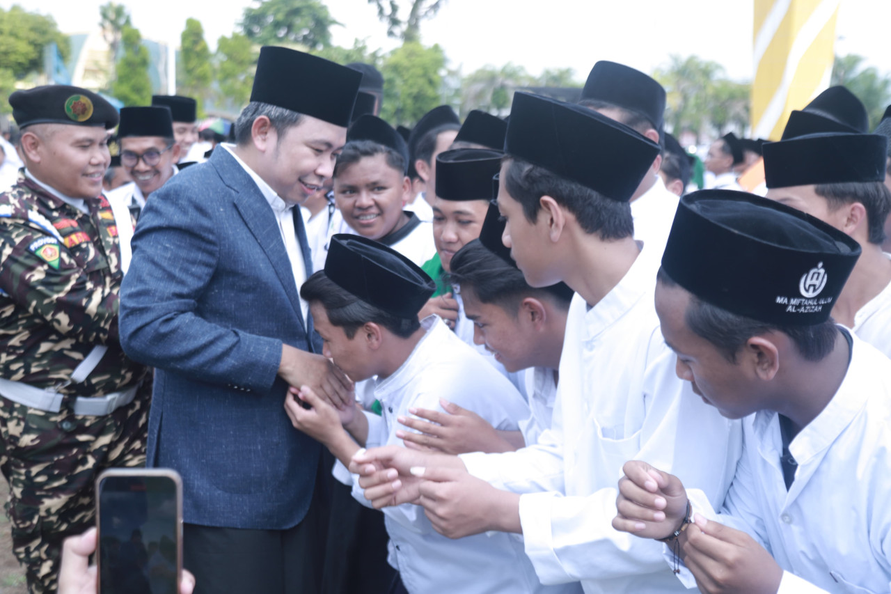 Foto: Bupati Jember Gus Fawait saat mengajak santri jauhi narkoba. (Diskominfo Jember/jatimnow.com)