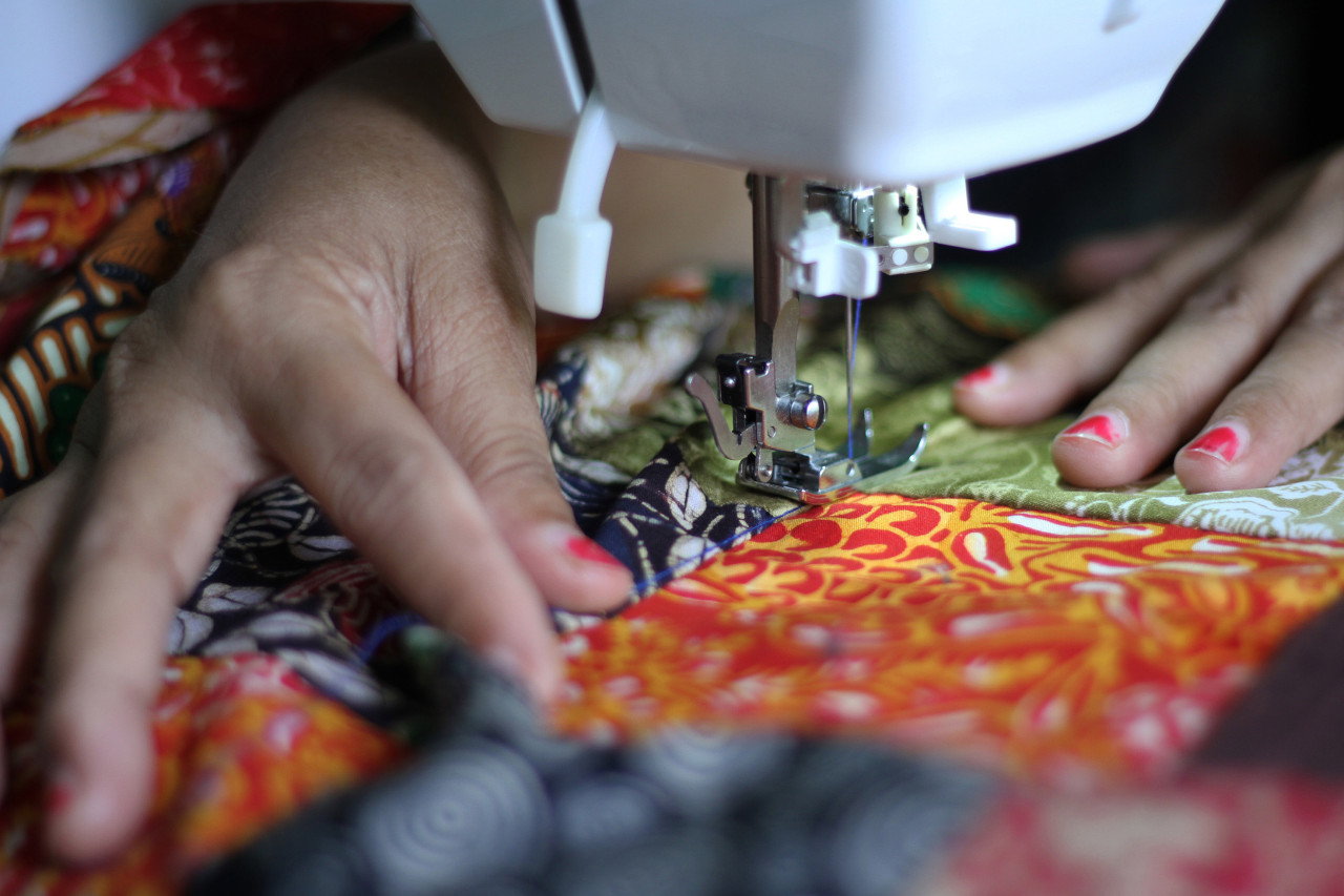 Upaya Pertamina “Menjahit” Batik Leles dari Gang Sempit ke Pasar Global