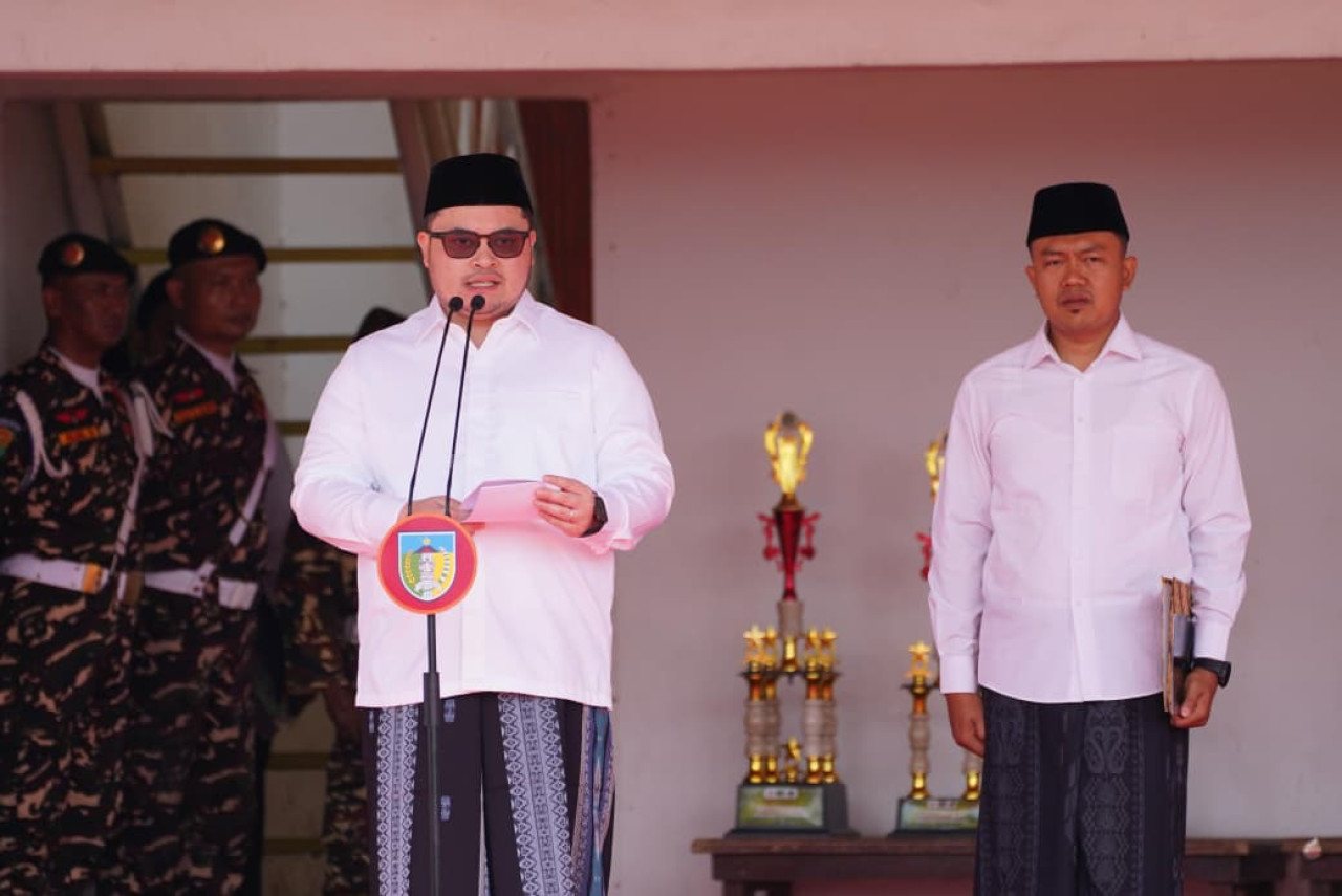 Mas Dhito saat memimpin apel Hari Santri di Kabupaten Kediri. (Foto: Pemkab Kediri/jatimnow.com)