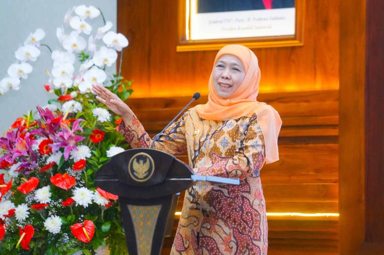 Sambutan Gubernur Khofifah usai menyerahkan penghargaan pada 604 pendonor darah ke 75 di Gedung Negara Grahadi (foto: Humas Pemprov Jatim for jatimnow.com)