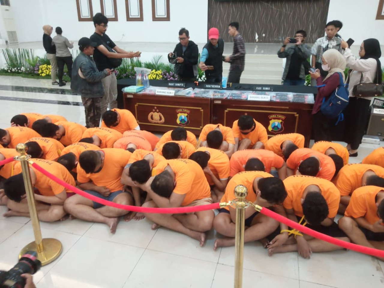 34 tersangka diamankan di Polrestabes Surabaya (foto: Ni'am/jatimnow.com)