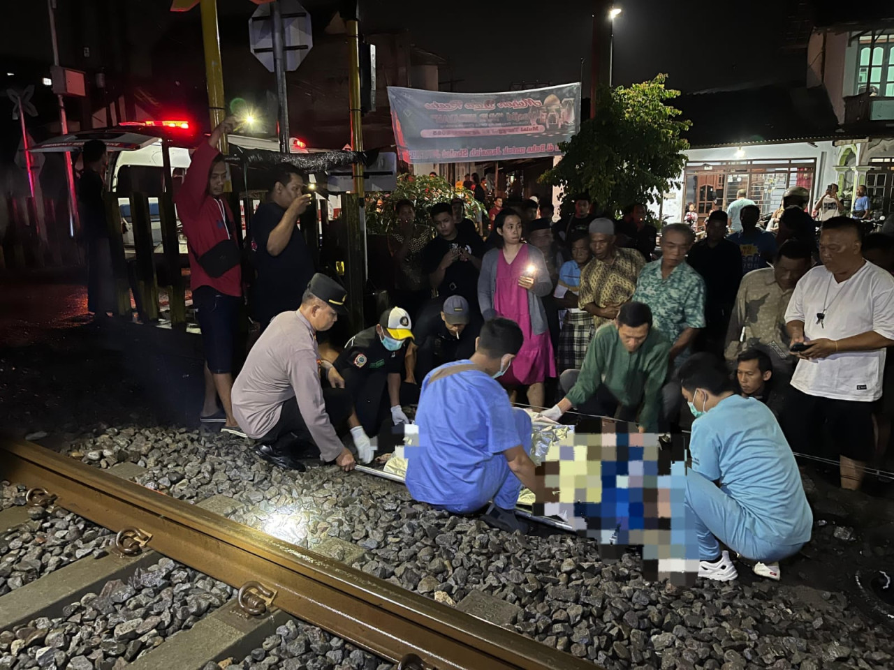 Hendak Menyeberang Perlintasan, Remaja di Tulungagung Tertabrak Kereta Api