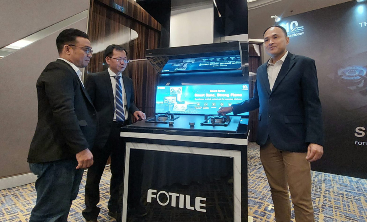 Peluncuran kompor gas Smart Series dengan teknologi Smart Synchronize, di Surabaya, Jumat (3/10/2025). (Foto: Ali Masduki/JatimNow.com)