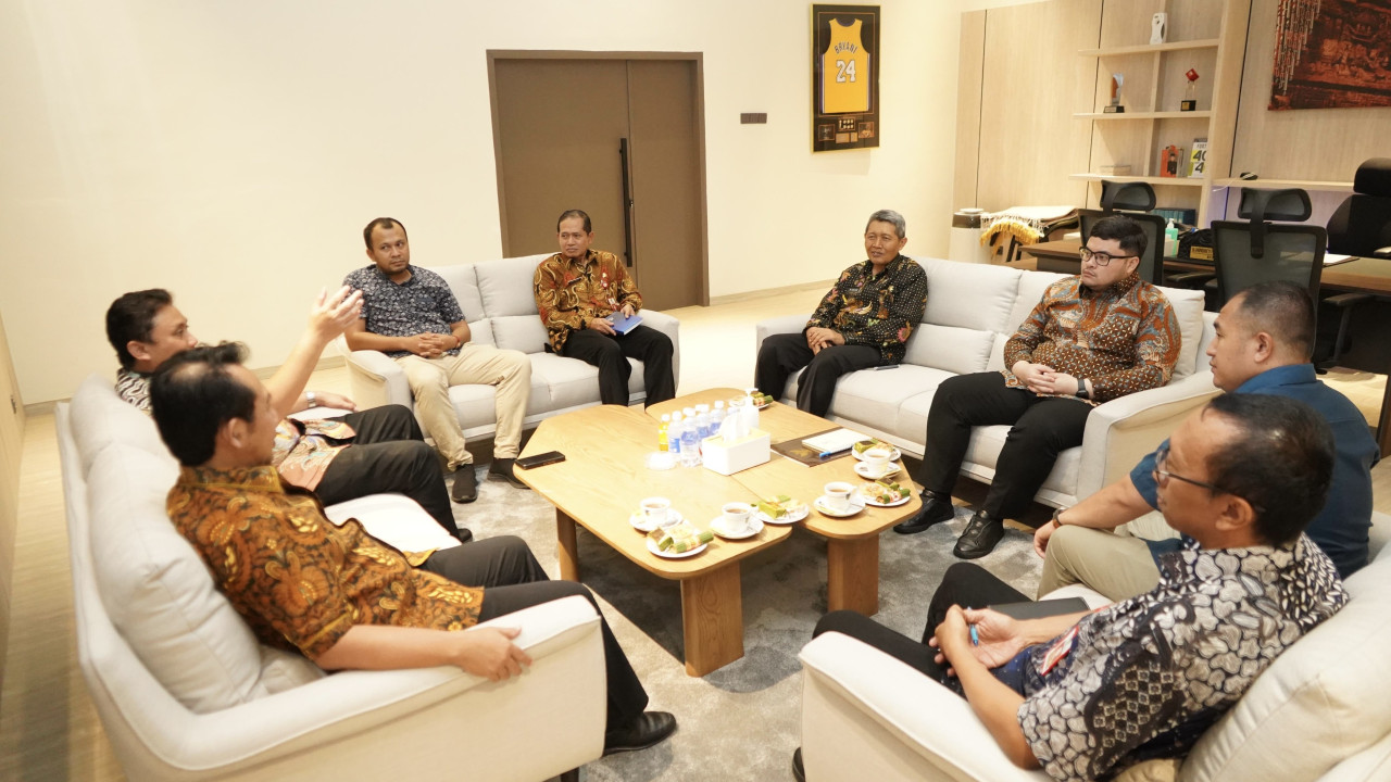 Mas Dhito saat menyambut Kementerian Perumahan dan Kawasan Permukiman (PKP) di Kabupaten Kediri. (Foto: Pemkab Kediri/jatimnow.com)