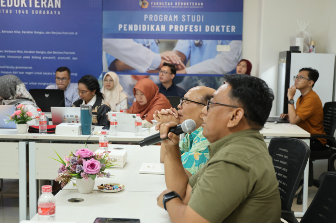Workshop literasi digital yang diselenggarakan khusus bagi dosen dan mahasiswa FK Untag Surabaya. (Foto/Humas Untag Surabaya)