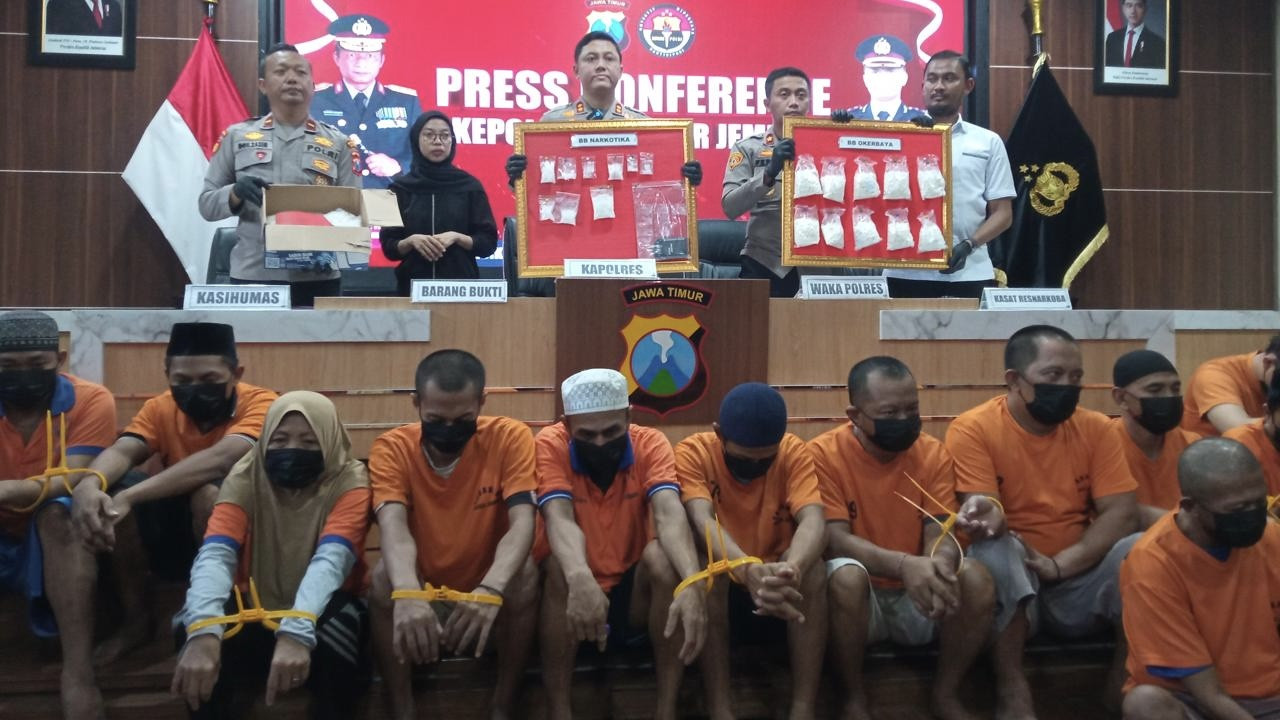 Belasan budak narkoba diamankan Polisi. (Foto: Sugianto/jatimnow.com)