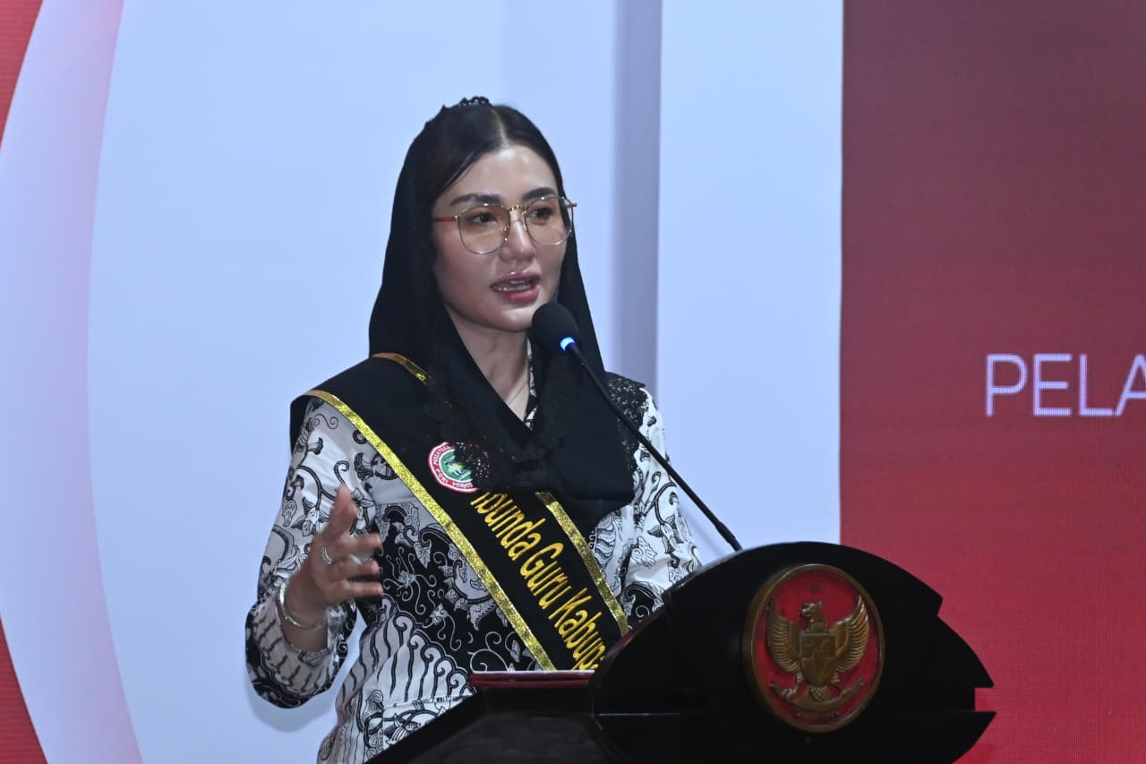 Foto: Bunda Guru PGRI Trenggalek, Novita Hardini. (Prokopim Trenggalek/jatimnow.com)