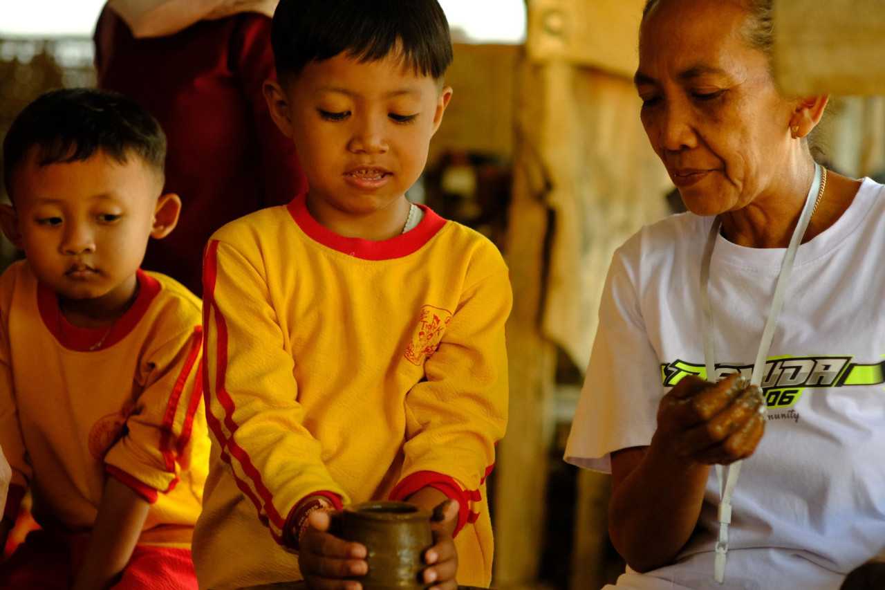 Keren, Pelajar di Tulungagung Inisiasi Program Pawon Gerabah